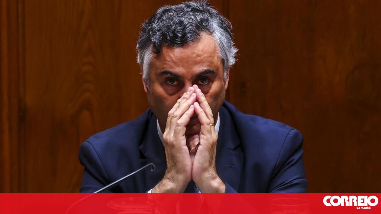 Parlamento debate início do ano letivo a pedido do PCP com presença do ministro da Educação