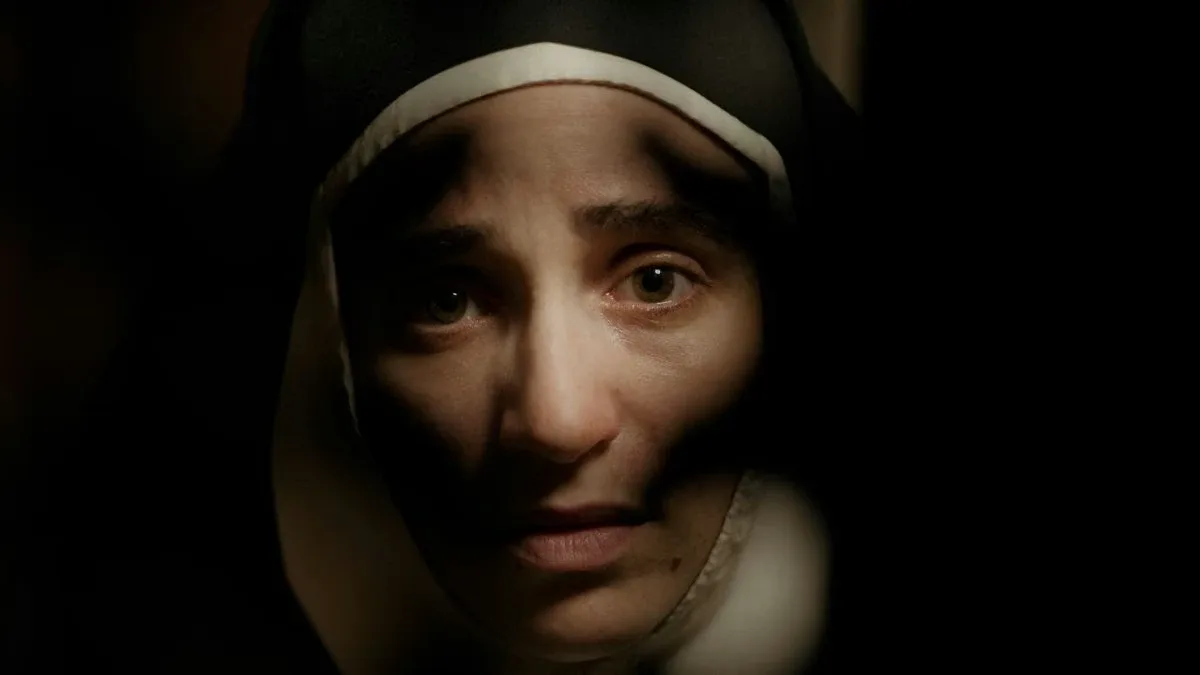 O horror por trás da fé: ‘Confinada’ é a minissérie mais perturbadora do streaming
