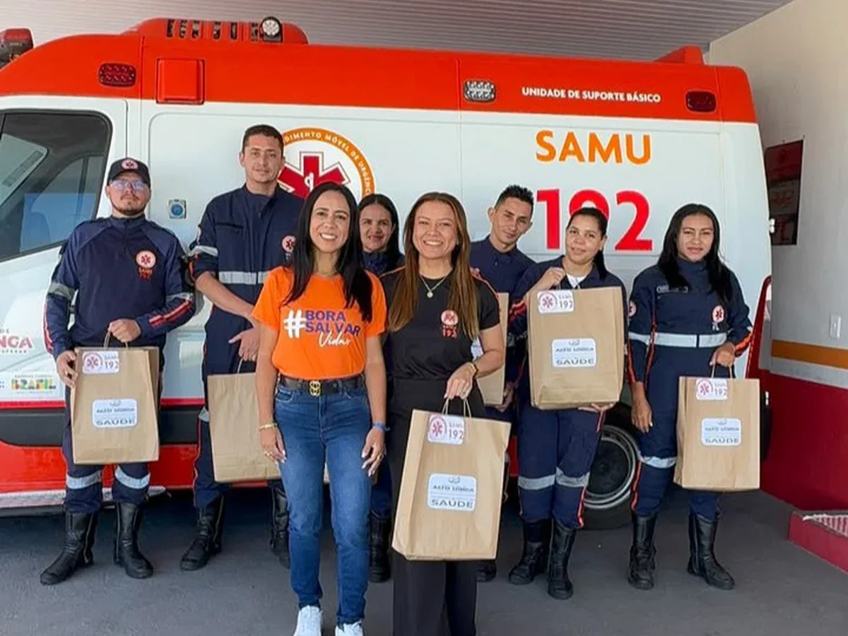 Prefeitura de Alto Longá entrega novos fardamentos a profissionais do SAMU