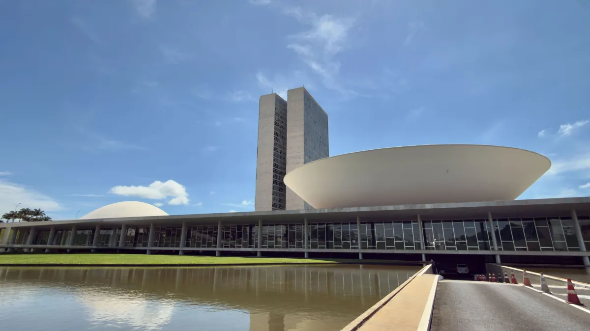 Servidores doaram R$ 2 milhões para campanhas eleitorais - Jornal O Sul