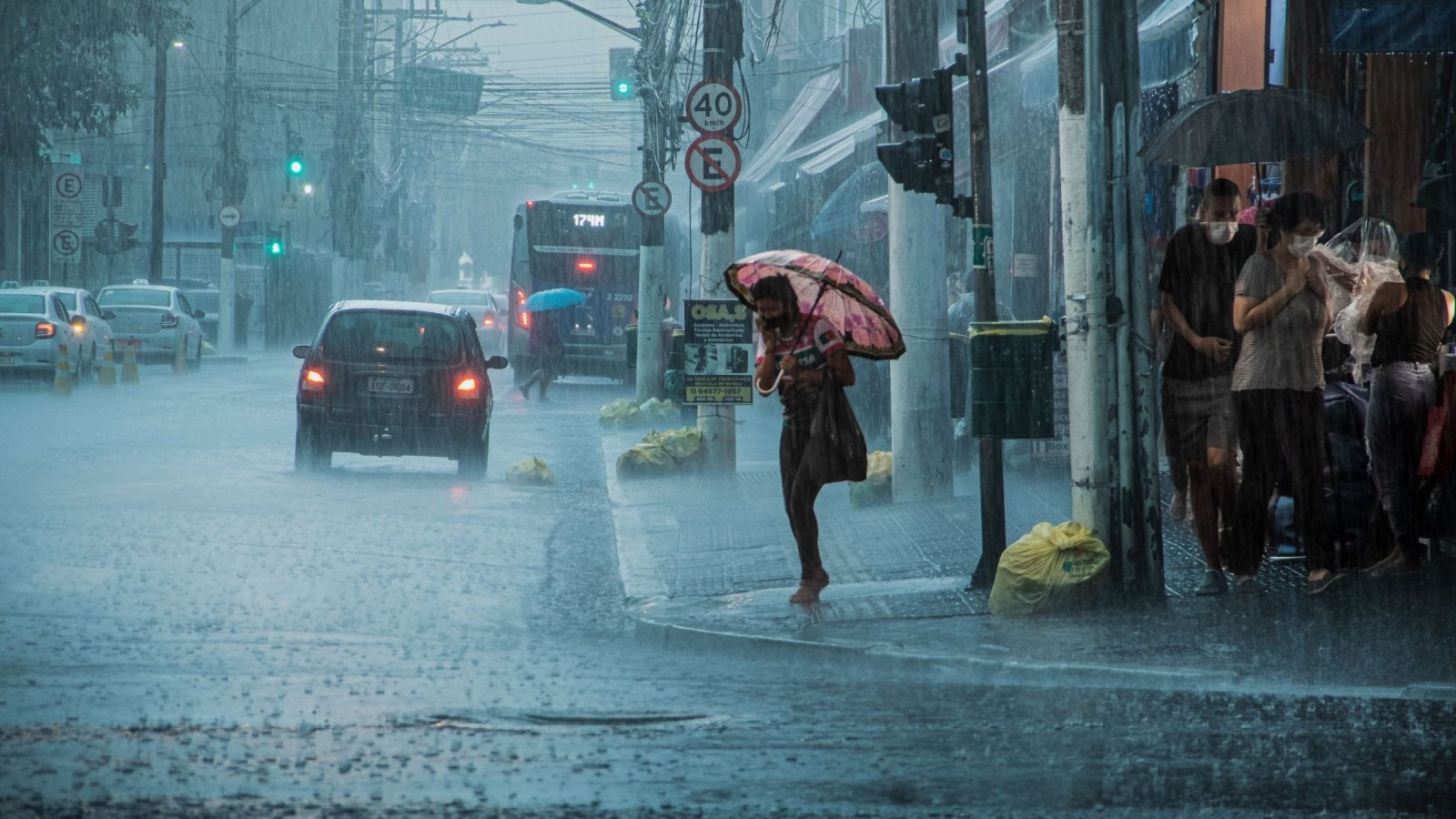 Domingo de eleições terá chuva e alerta de temporais em SC com risco de alagamentos