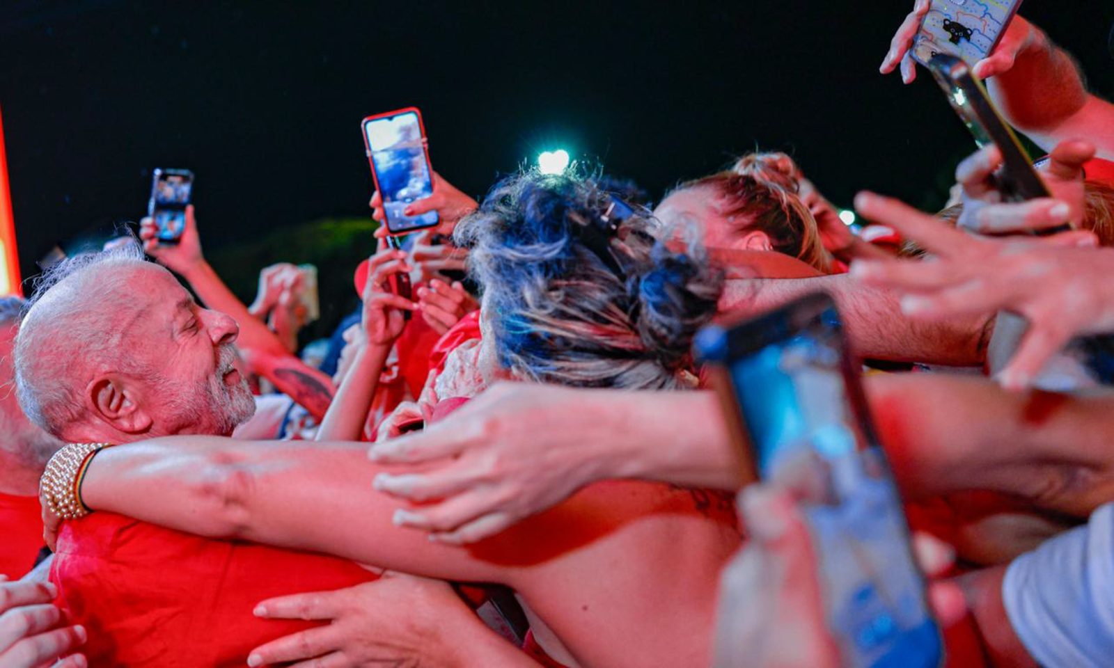 Lula avança entre católicos, mulheres e idosos na reta final, mostra Datafolha