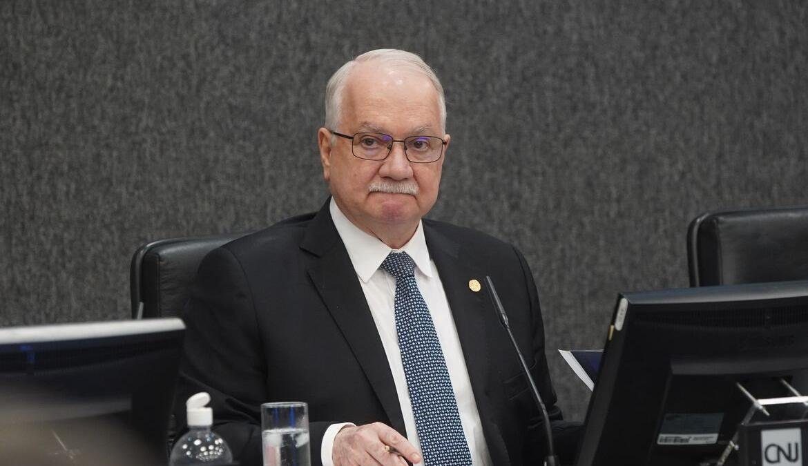 Fachin cria regra para evitar direcionamento de processos no STF