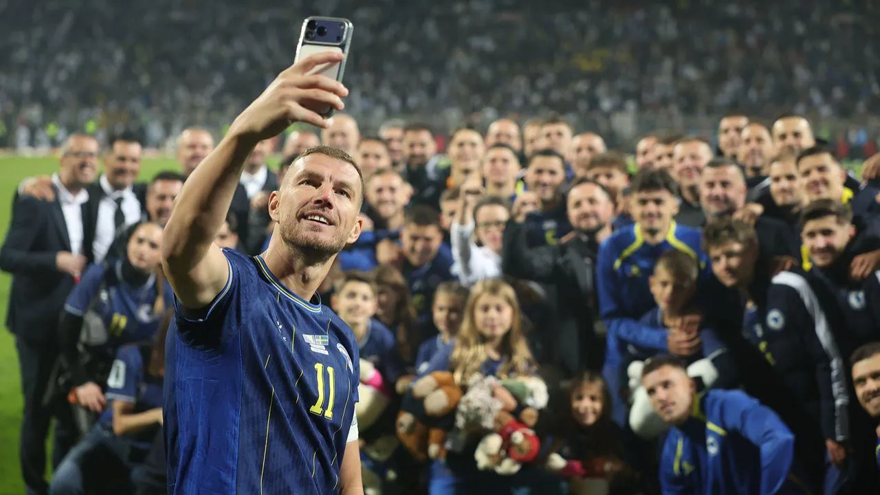 VÍDEOS: golaço de Gyokeres na despedida arrepiante de Dzeko da Bósnia