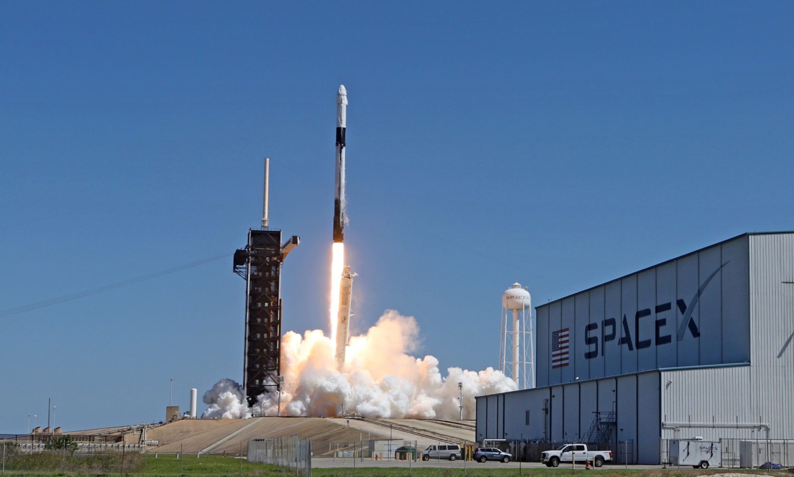 Musk vai trocar o nome da SpaceXAI a pedido de Trump. Entenda o caso