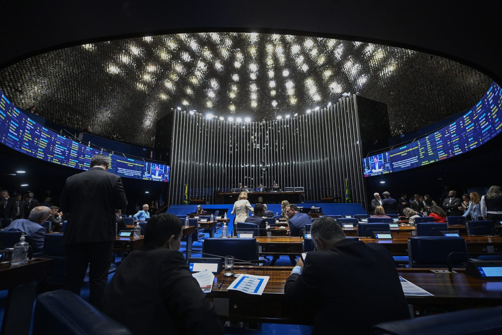 Fim da escala 6x1: Senado começa hoje a discutir a PEC, mas votação é incerta
