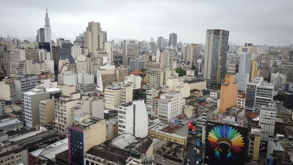 Pancadas de chuva forte e risco de temporais em SP nesta terça-feira