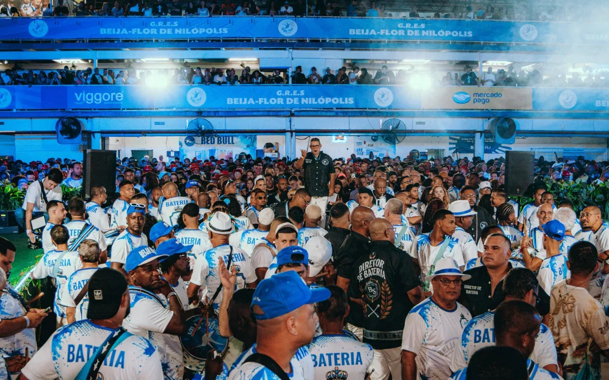 Beija-Flor inicia ensaios de comunidade para o Carnaval 2027 em Nilópolis