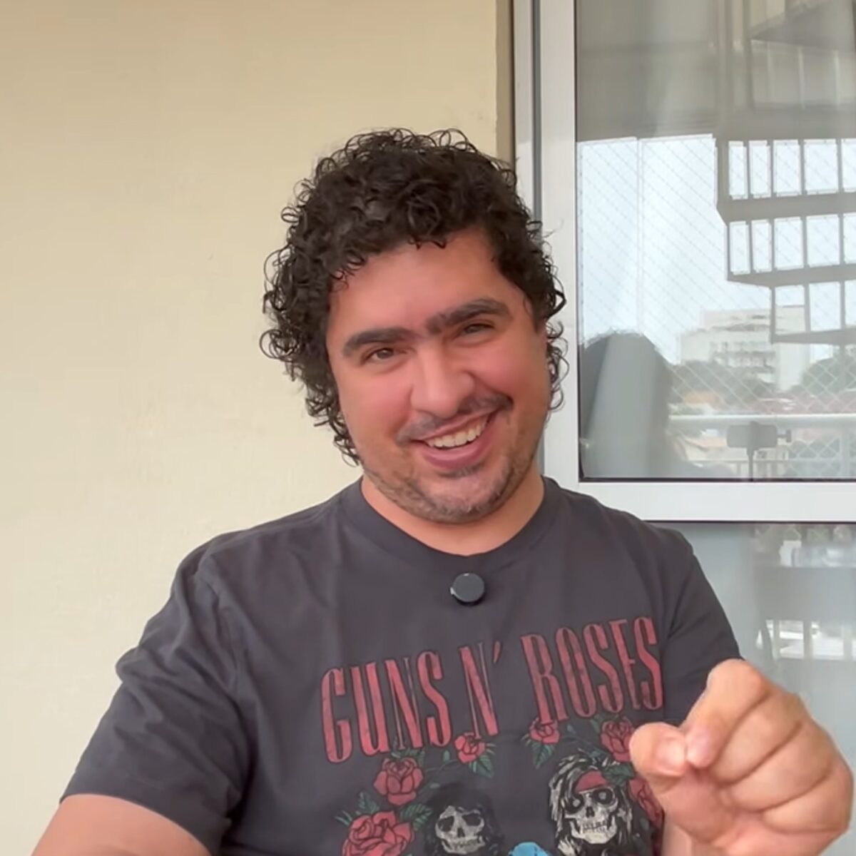 Pirula reaparece em vídeo de 16 minutos em seu canal do YouTube um ano e meio após AVC; veja
