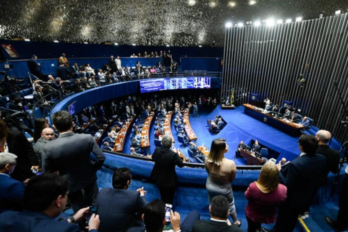 Senado aprova fim da escala 6×1 e redução da jornada de trabalho para 40 horas semanais