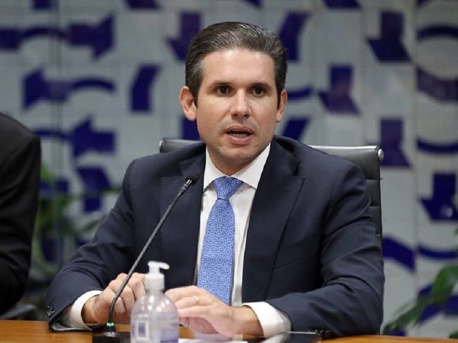Hugo Motta reúne partidos para discutir mudanças no sistema eleitoral após avanço da direita