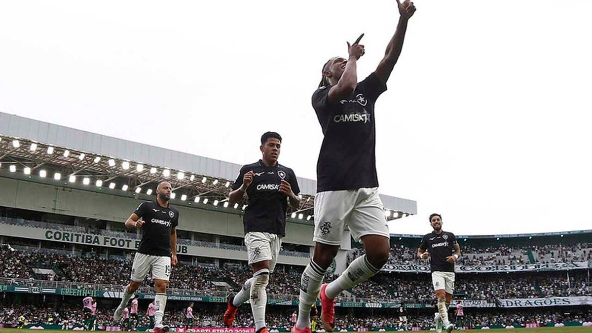 Botafogo x Chapecoense: onde assistir, escalações e arbitragem