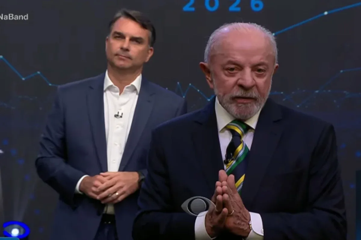 Lula chama Flávio de "palhaço" e pergunta se ele quer privatizar o SUS