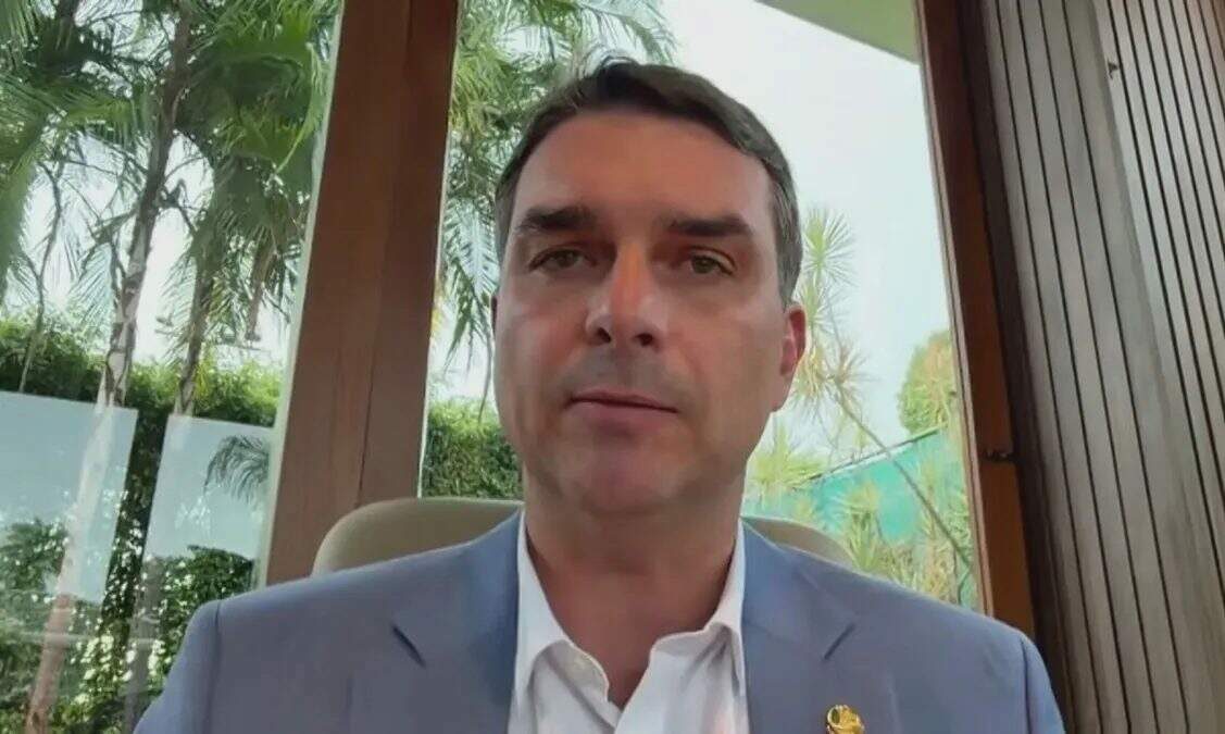 Flávio Bolsonaro cobra Meta no Tribunal Superior Eleitoral e também se diz prejudicado após restrições - Jornal O Sul