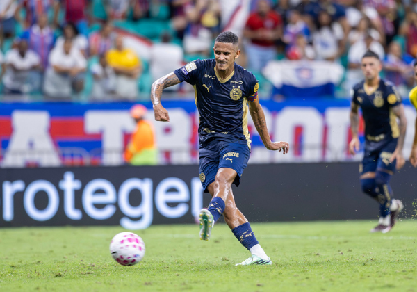 Lenda do futebol brasileiro elogia Juba e pede chance na Seleção