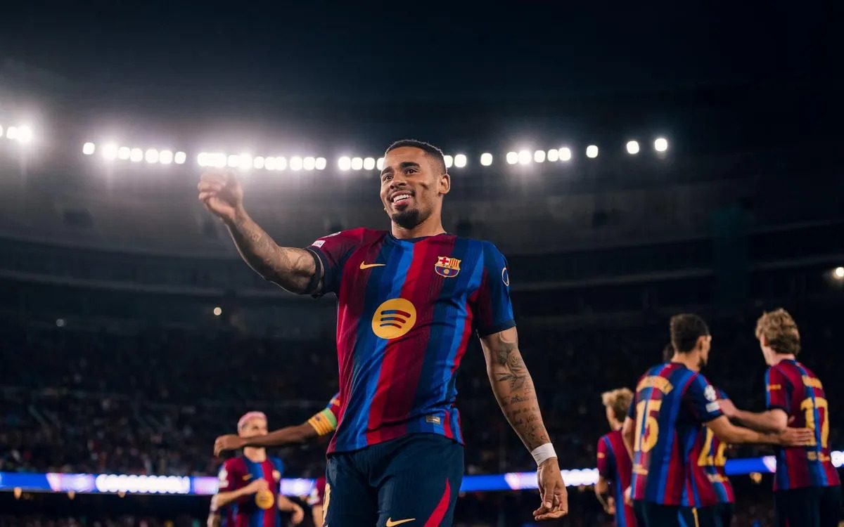 Gabriel Jesus vive bom início no Barcelona e fica perto de igualar marca da última temporada