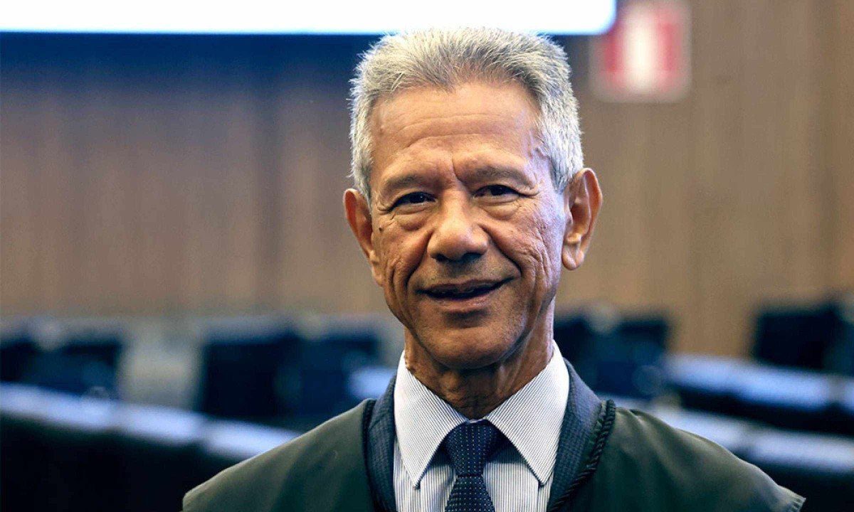 Presidente do TJ deve assumir governo de MG em novembro