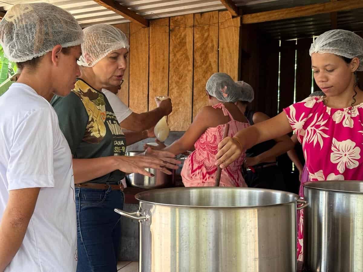 Governo do Acre capacita extrativistas para produção de chocolate - ac24agro