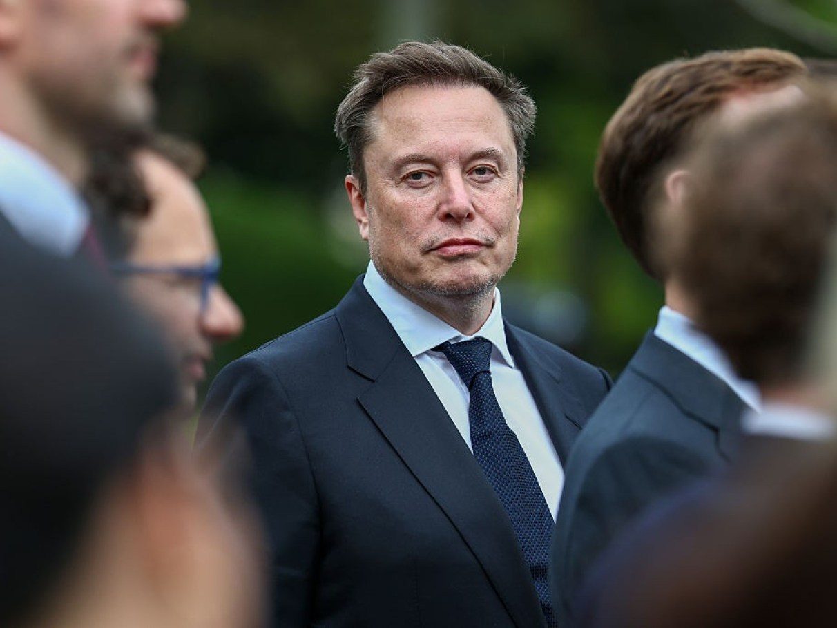 A recente ideia de Elon Musk para a fusão da SpaceX com a Tesla