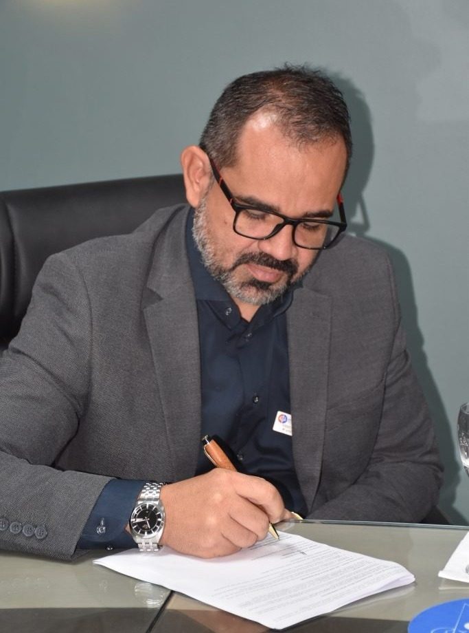No dia em que foi afastado, prefeito de Buriticupu transferiu R$ 1,6 Milhão para empresa de medicamentos