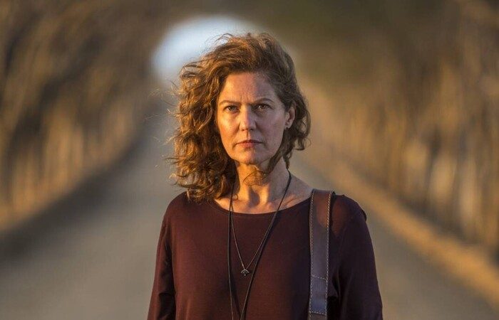 Patrícia Pillar questiona “tesouraço” de Flávio: “Cortar gastos ou cortar direitos?” (vídeo)