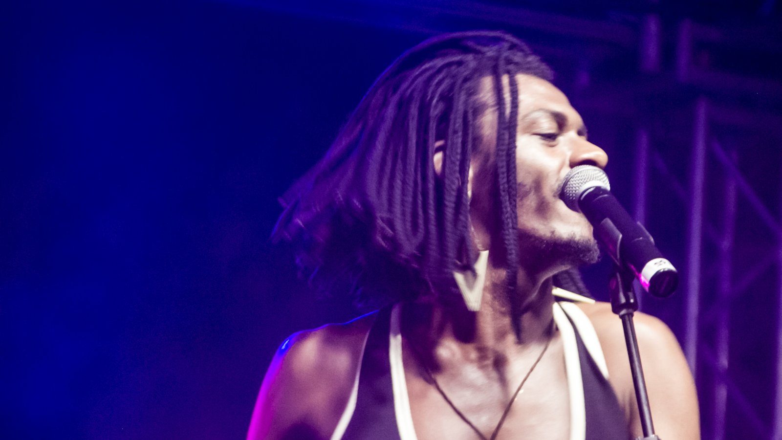 Liniker em Belém: turnê Bye Bye Caju chega ao Espaço Náutico Marine Club em 7 de novembro