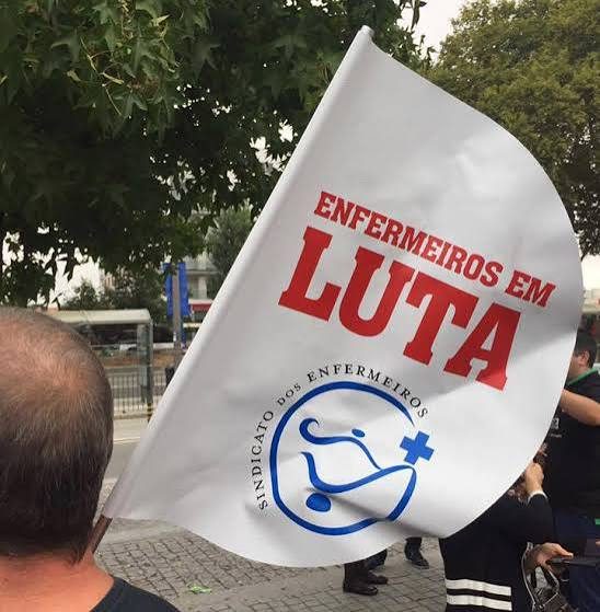 Protesto de enfermeiros em Santo António por salários